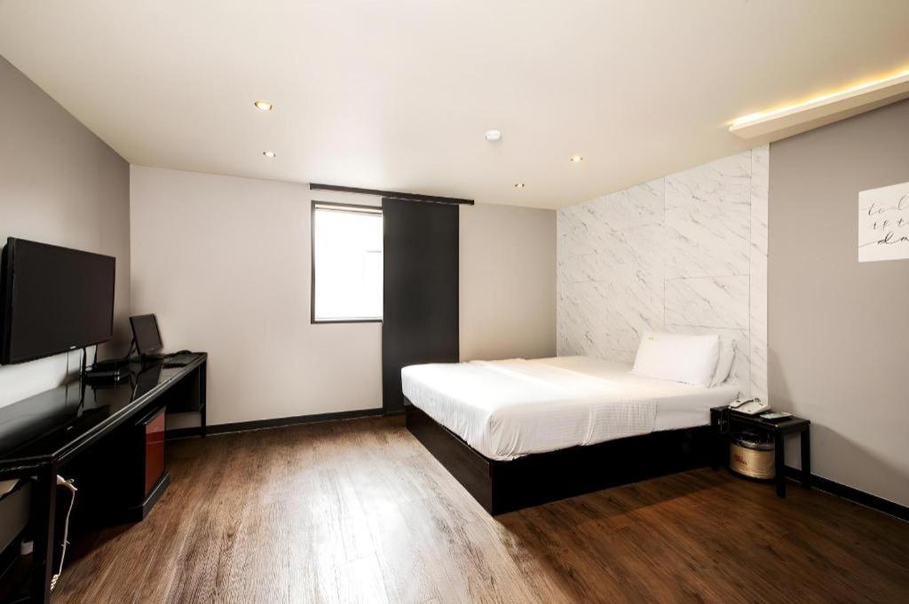 M7 Business Hotel Chilgok Exteriör bild